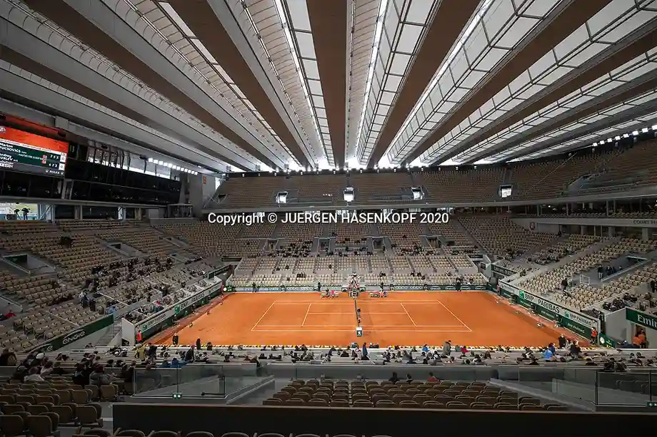 سقف جمع‌شونده Court Philippe-Chatrier