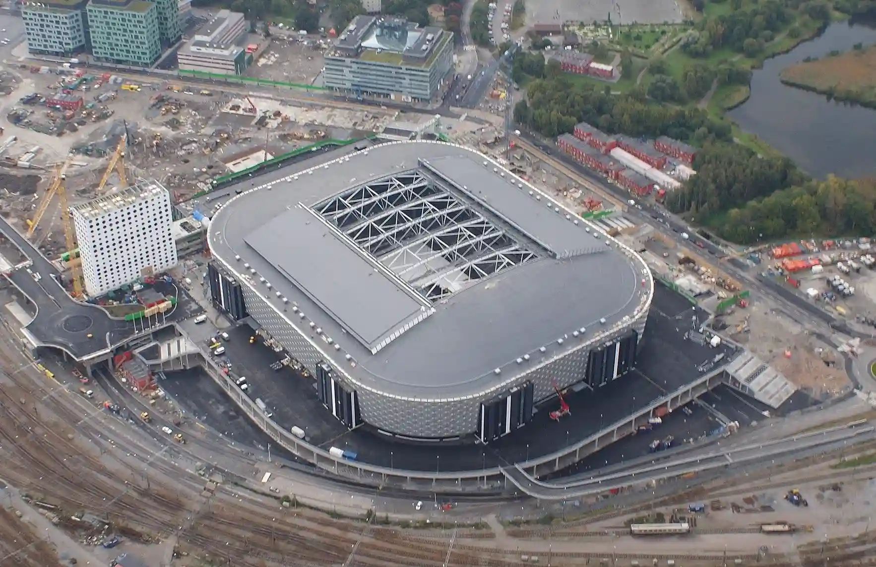 سقف جمع‌شونده ورزشگاه Friends Arena