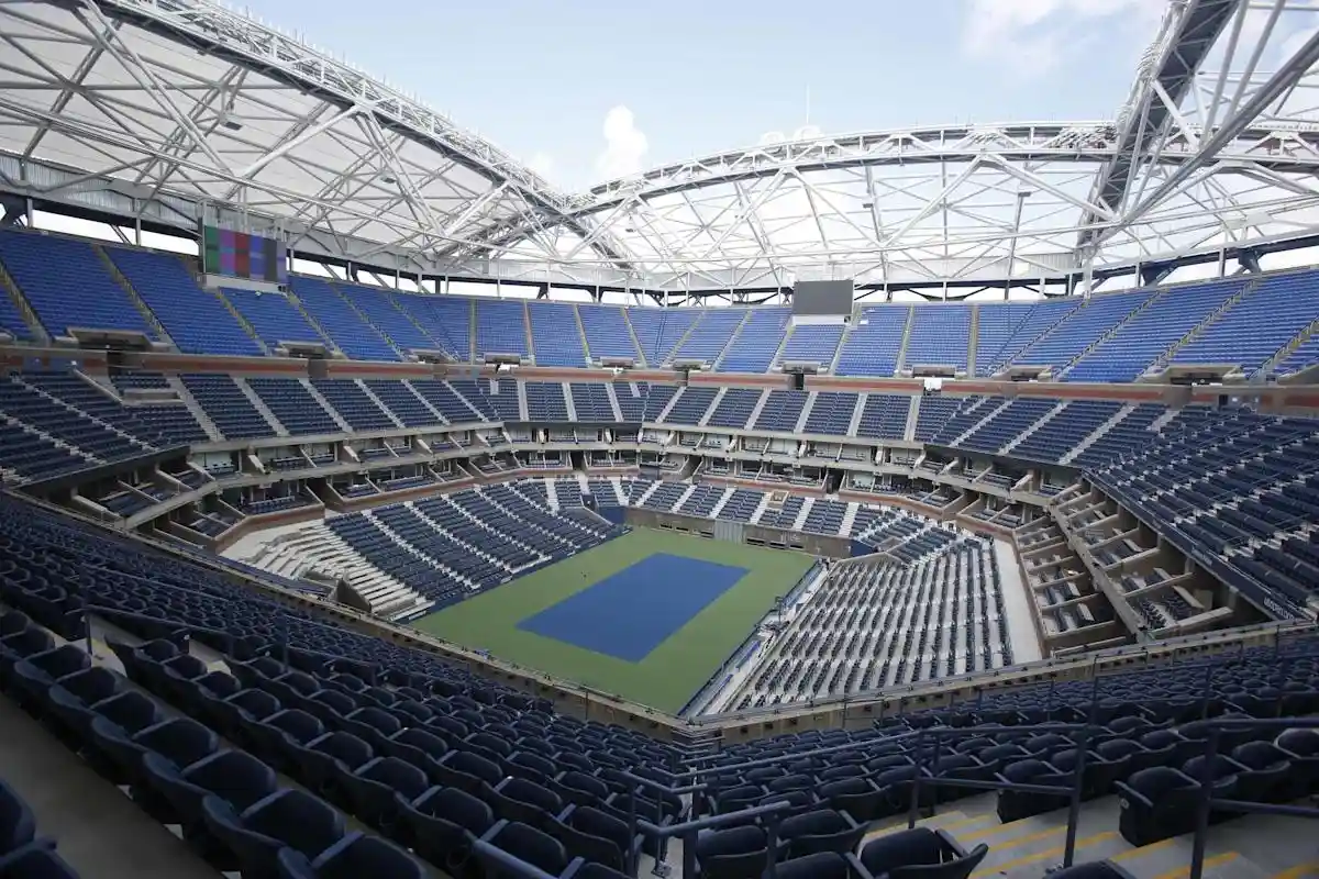 سقف جمع‌شونده National Tennis Center