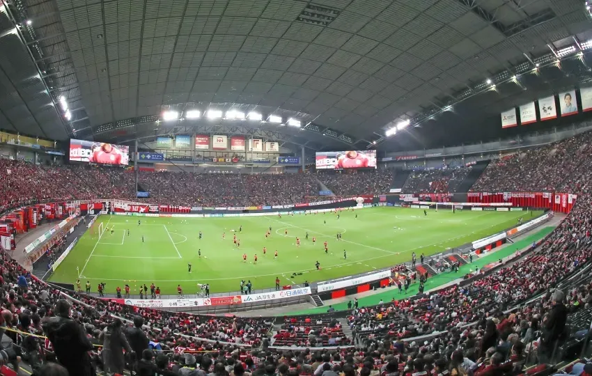 سقف جمع‌شونده ورزشگاه Sapporo Dome